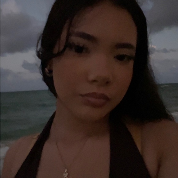 Meet your Posher, Anjelys - Picture 1 of 1